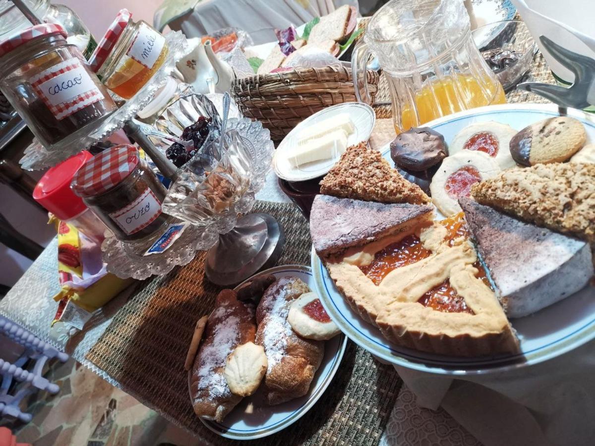 Art B&B La Casa Del Pittore 레비네라고 외부 사진
